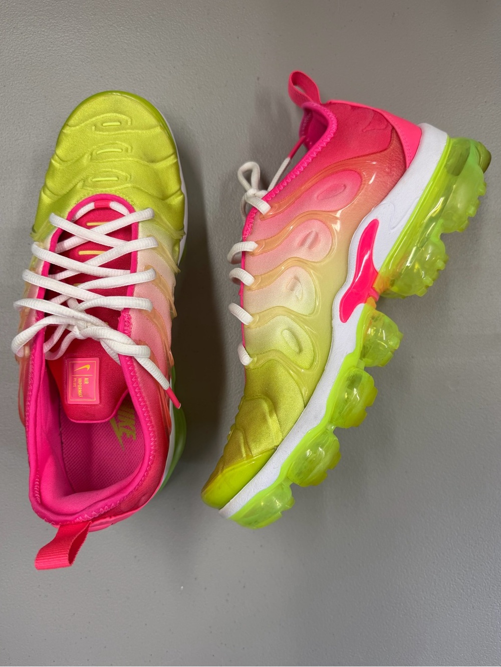 Nike Womens Air VaporMax Plus Pink Yellow Volt Gradient DC2045-900 US Size 8.5